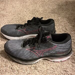 Mizuno Wave Rider 26 running shoes